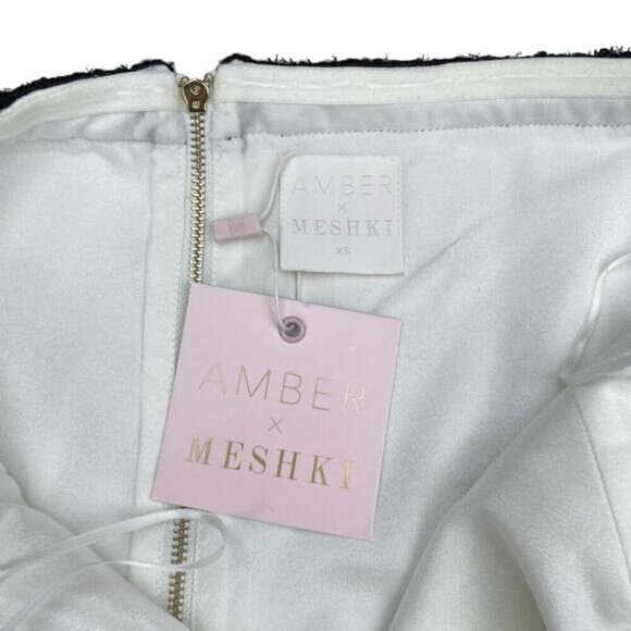 NWT AMBER X MESHKI Claudia Tweed Trim Bardot Off Shoulder Top Sz XS - Picture 11 of 13